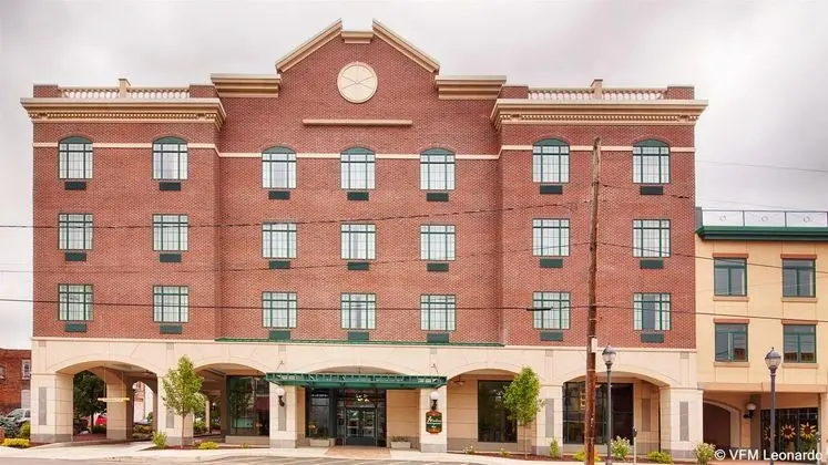 The Carbondale Grand Hotel & Conference Center - 1