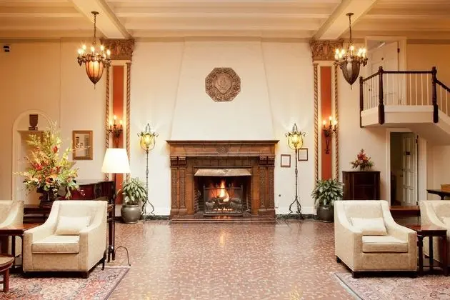 The Cardinal Hotel - Lobi