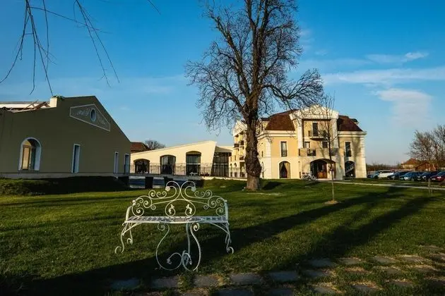 Hotel Cardinal - Dış Mekan