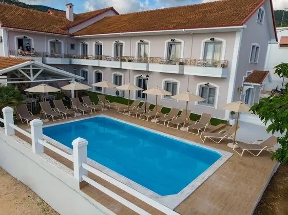 Caretta Caretta Hotel - 1