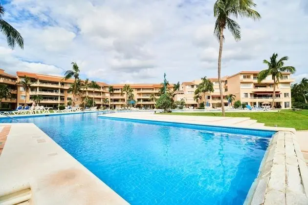 Caribbean Chic Apartment Beachfront Complex Marvelous Pool Gardens Private Terrace