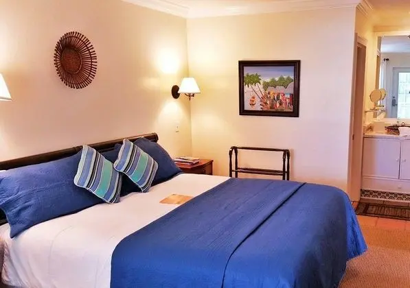 The Caribbean Court Boutique