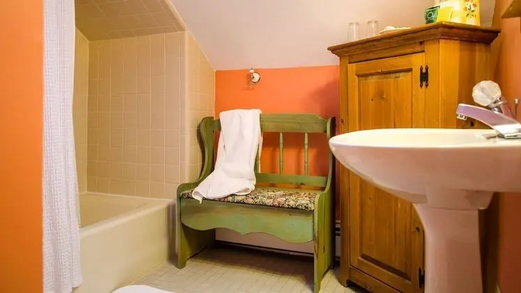Carisbrooke Inn