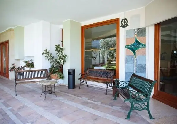 Hotel Carlo Felice - Dış Mekan