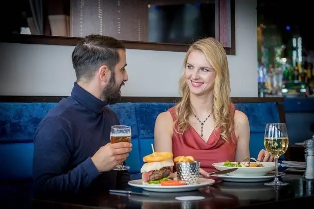 Carlton Hotel Blanchardstown - Yerinde Yemek