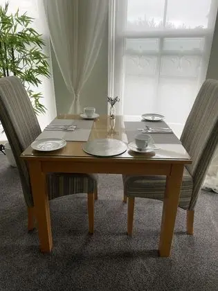 Carlton Court - Yerinde Yemek