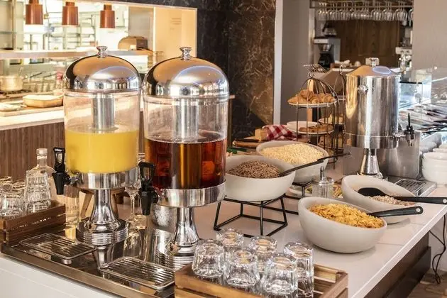 Carlton Hotel Dublin Airport Hotel - Yerinde Yemek