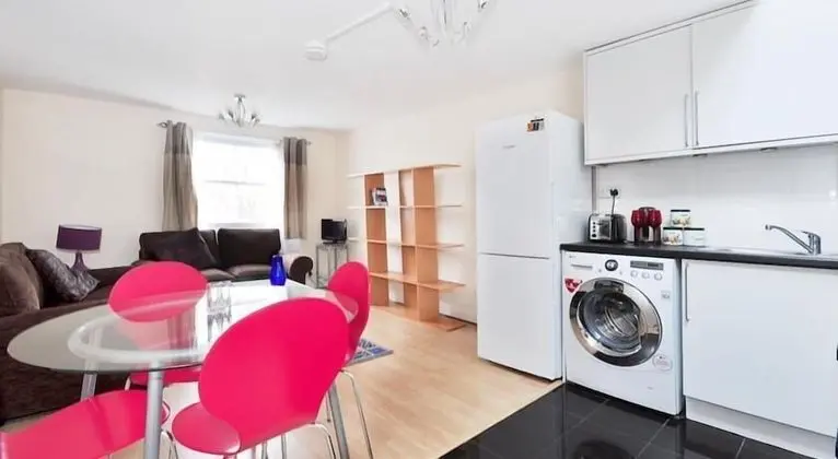 Carlton Kensington Apartments