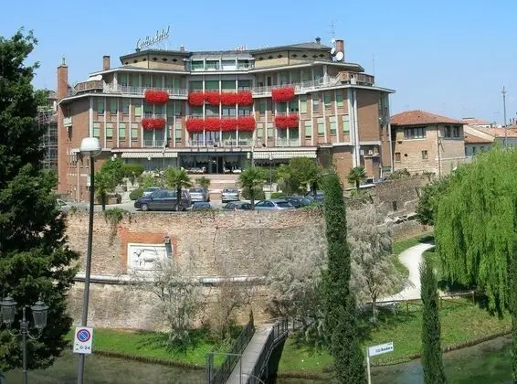 Hotel Carlton
