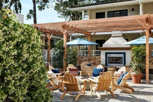 The Hotel Carmel