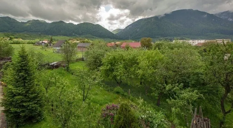 Carmi House