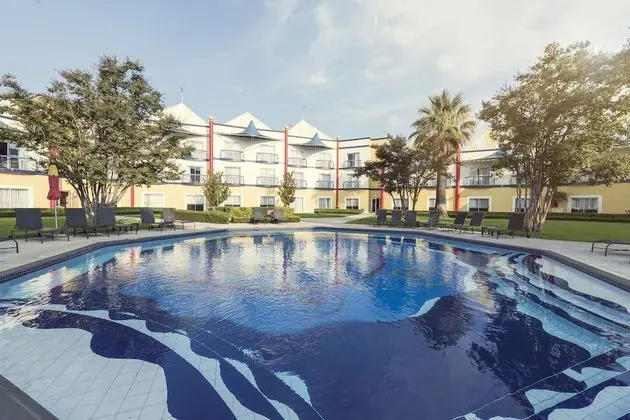 Carnival City Hotel - Havuz