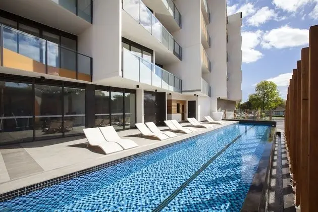 Caroline Serviced Apartments Sandringham - Havuz