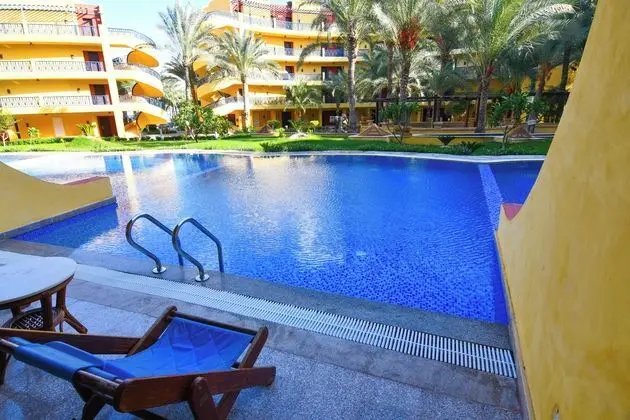 Carols Beau Rivage Hotel - Havuz
