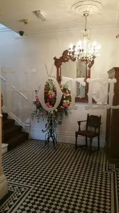 The Carre Arms Hotel - Lobi