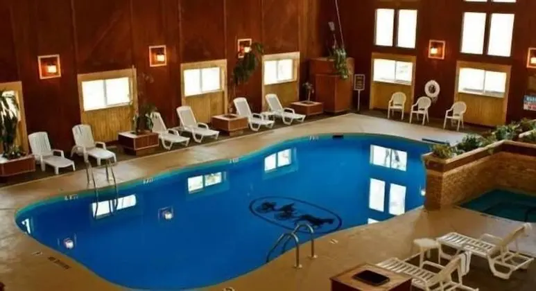 Carriage House Country Club - Havuz