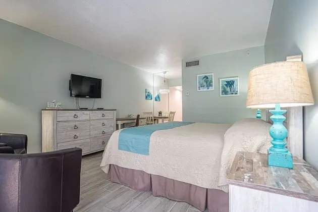 Carriage House Resort Motel