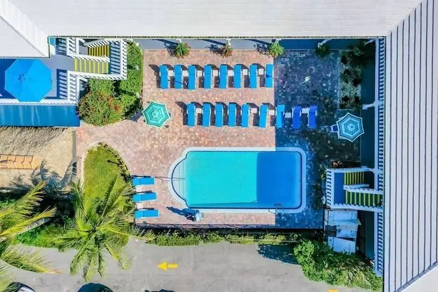 Carriage House Resort Motel - Dış Mekan