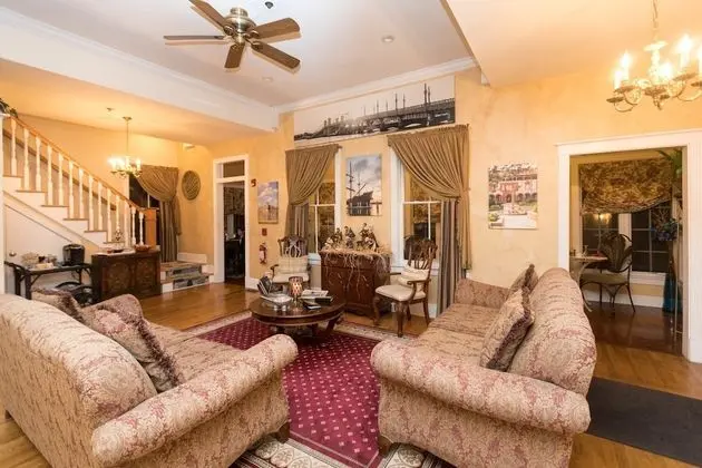 Carriage Way Centennial - Lobi