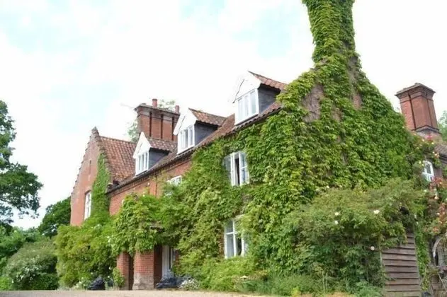 Carrick's At Castle Farm