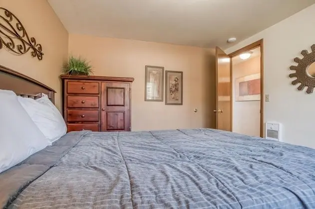 Carshell's Condo #1 - Oda