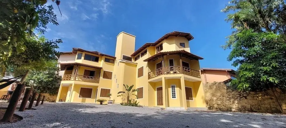 Casa Amarela Espaçosa no Campeche