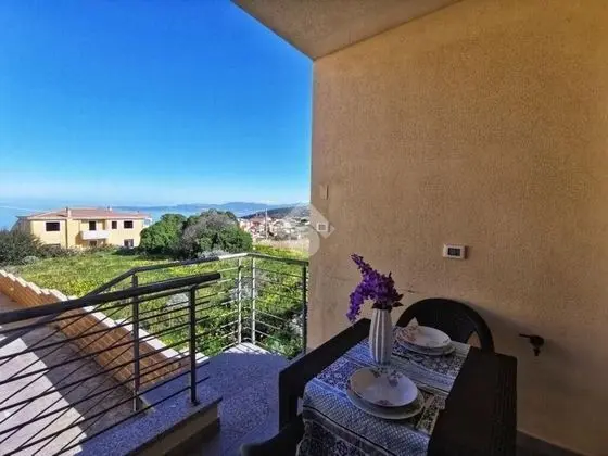 Casa Arborea con Vista Mare