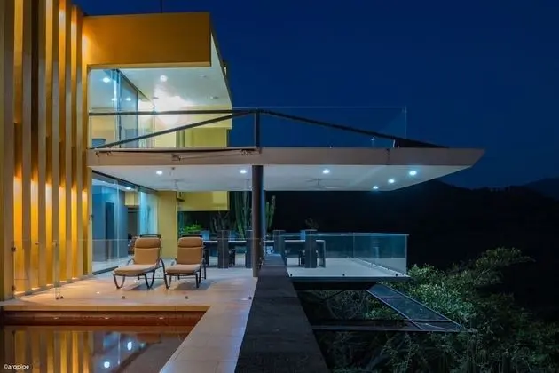 Casa Ave del Risco (Villa con río y cascada al interior)