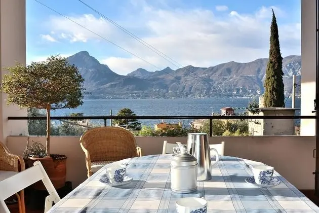 Casa Beatrice - 5 Sleeps Close to the Lake in Pai di Torri del Benaco