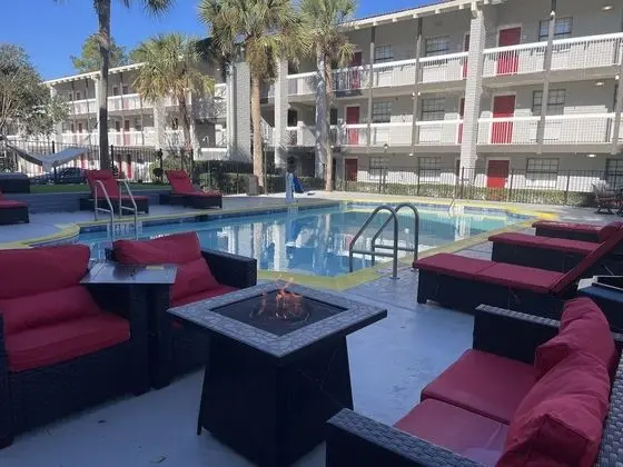 Casa Bella Inn & Suites - Havuz