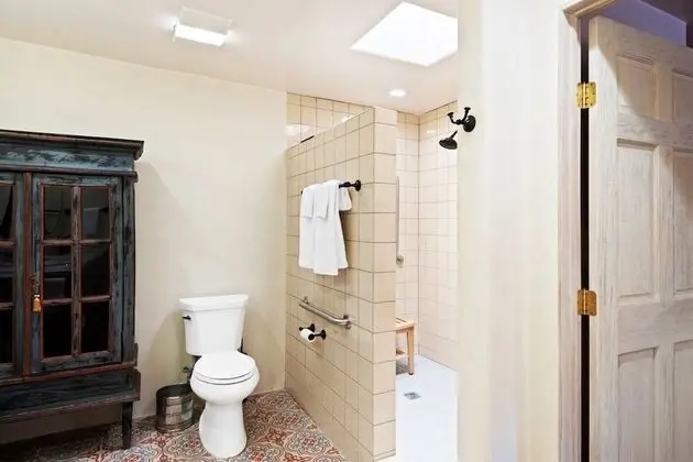 Casa Carmen Zia - Comfortable East Side Elegance - NEW Listing - Banyo Tipleri