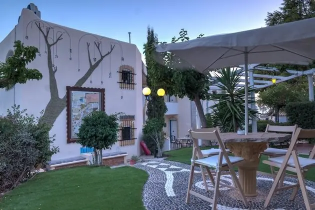 Casa Cicale Apartments & Studios