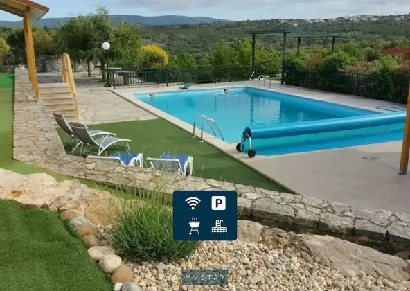 Casa com Piscina em Fátima, by Izibookings