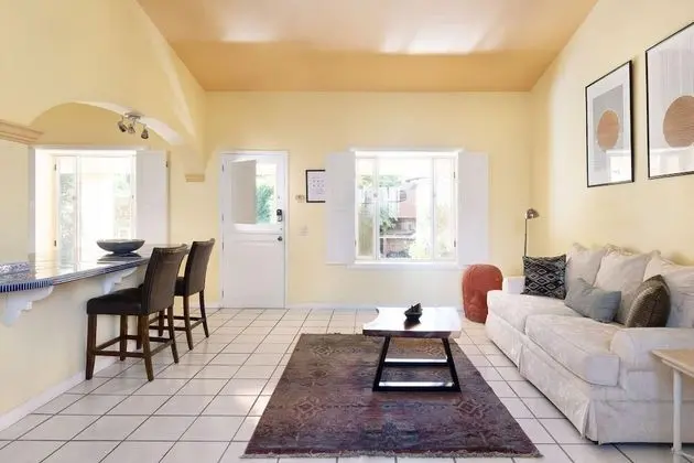 Casa con Alberca Frente al Lago Lakefront House one Step Away From the Melacon - Oda
