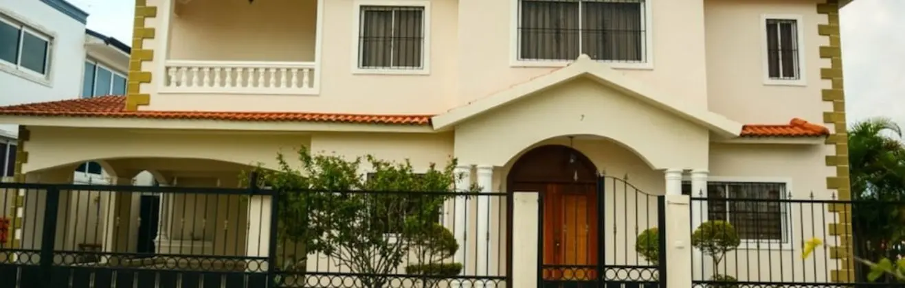 Casa con Piscina y Vigilancia 24H