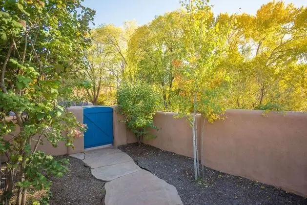 Casa Contenta - Charming East Side Family Home With Hot Tub, Walk to Canyon Rd - Dış Mekan