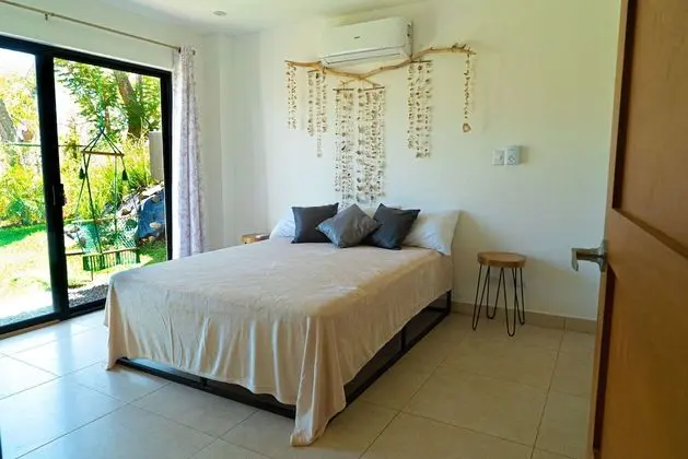 Casa Crucero Verde , 5mn Walk to the Tamarindo Beach and Town - Oda