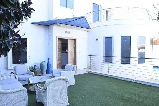 Casa de la familia - Dış Mekan