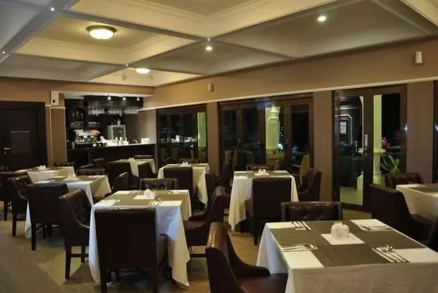 Casa de Wanea Hotel & Resto - Yerinde Yemek