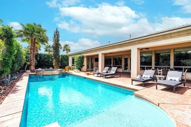 Casa del Sol by Avantstay Desert Oasis w/ Gorgeous Pool & Badminton Court