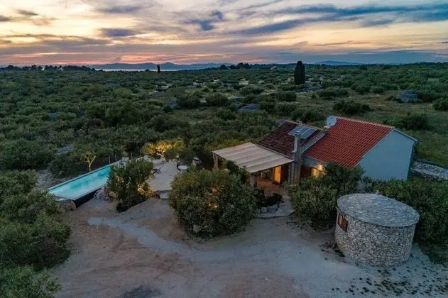 Casa del Sole CFH in Sutivan