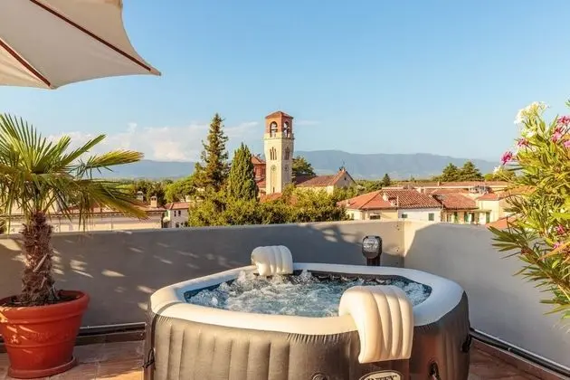 Casa Dieter a Superb 2 Bedrooms Apartment With Grand Terrace and Private Parking in Central Lucca - Oda