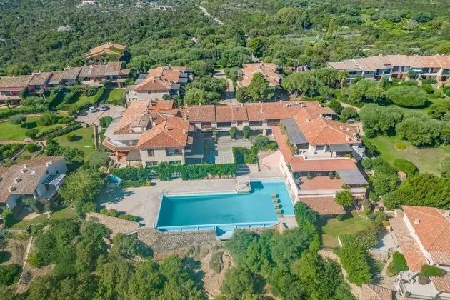 Casa Emozione With Shared Pool