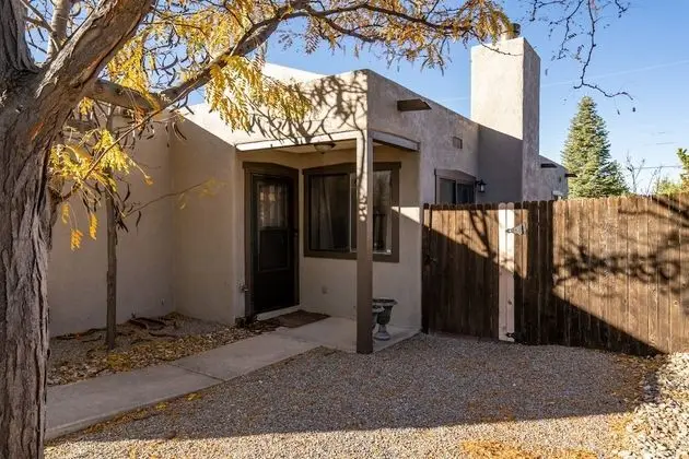 Casa Escondido