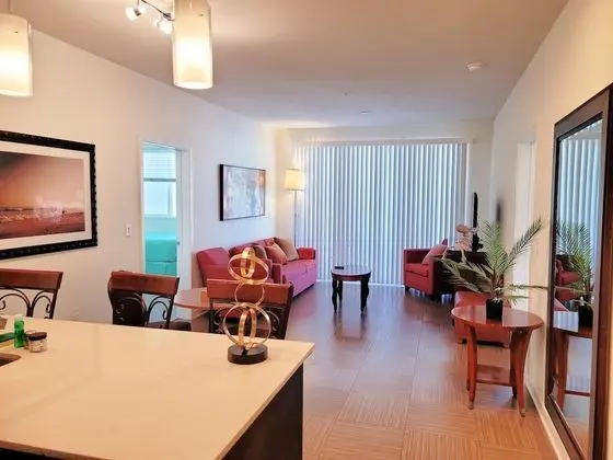 Casa Grande Venice Beach Apts sleeps 7
