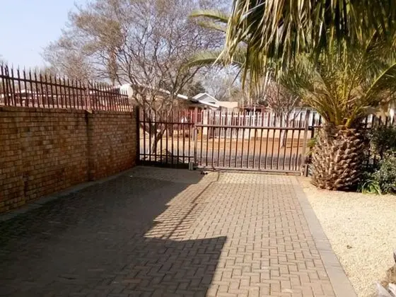 Casa Villa Guest House Carletonville - Suite 2 - Mülk Olanakları