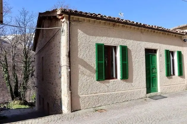 Casa Lola a Lovely 3-bed House in Bolognola
