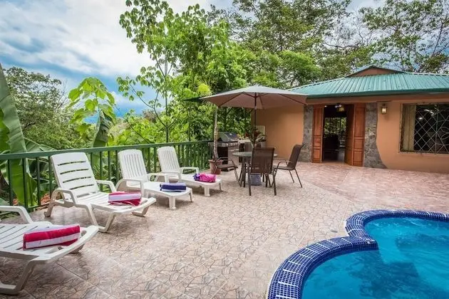 Casa Macaw Jungle Cabin w Private Pool Wifi and AC