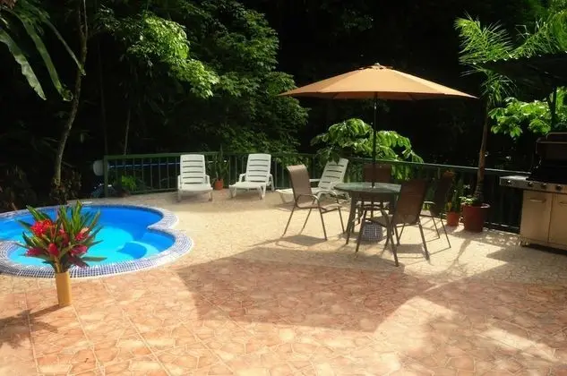 Casa Macaw Jungle Cabin w Private Pool Wifi and AC - Oda
