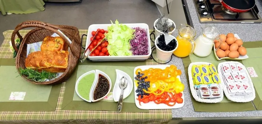Casa Mini Hotel & Guest House - Hostel - Yerinde Yemek